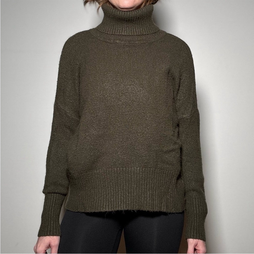 Olive Green Womens Alpaca Blend Turtleneck Sweater size Medium